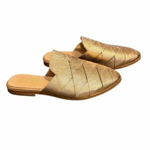 Seychelles Survival Woven Mules Metallic Gold Leather New without Tags Size 7.5